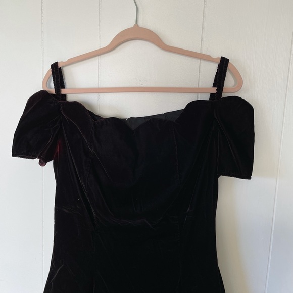 Black velvet petal scalloped neckline off the shoulder dress vintage retro - Picture 2 of 8